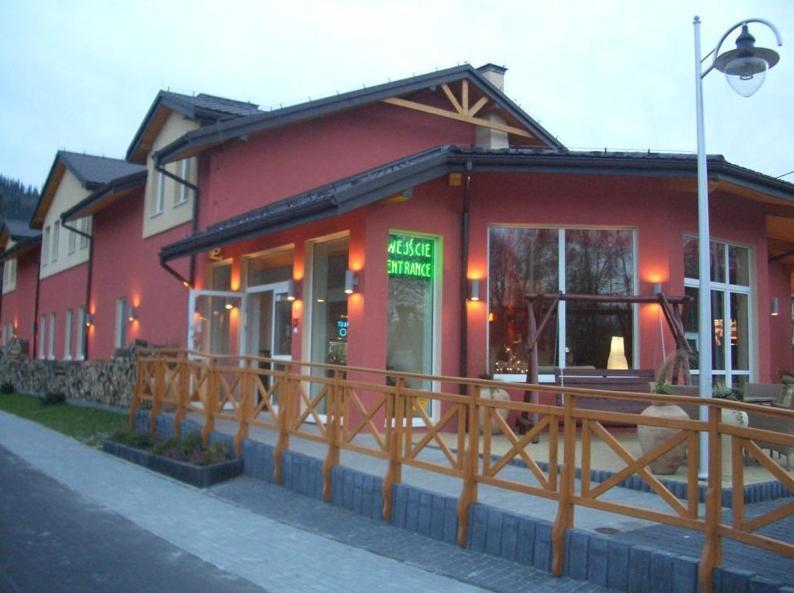 מישלניצה Hotel Krak מראה חיצוני תמונה