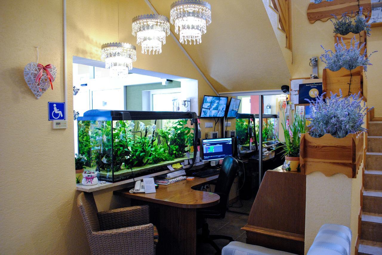 מישלניצה Hotel Krak מראה חיצוני תמונה