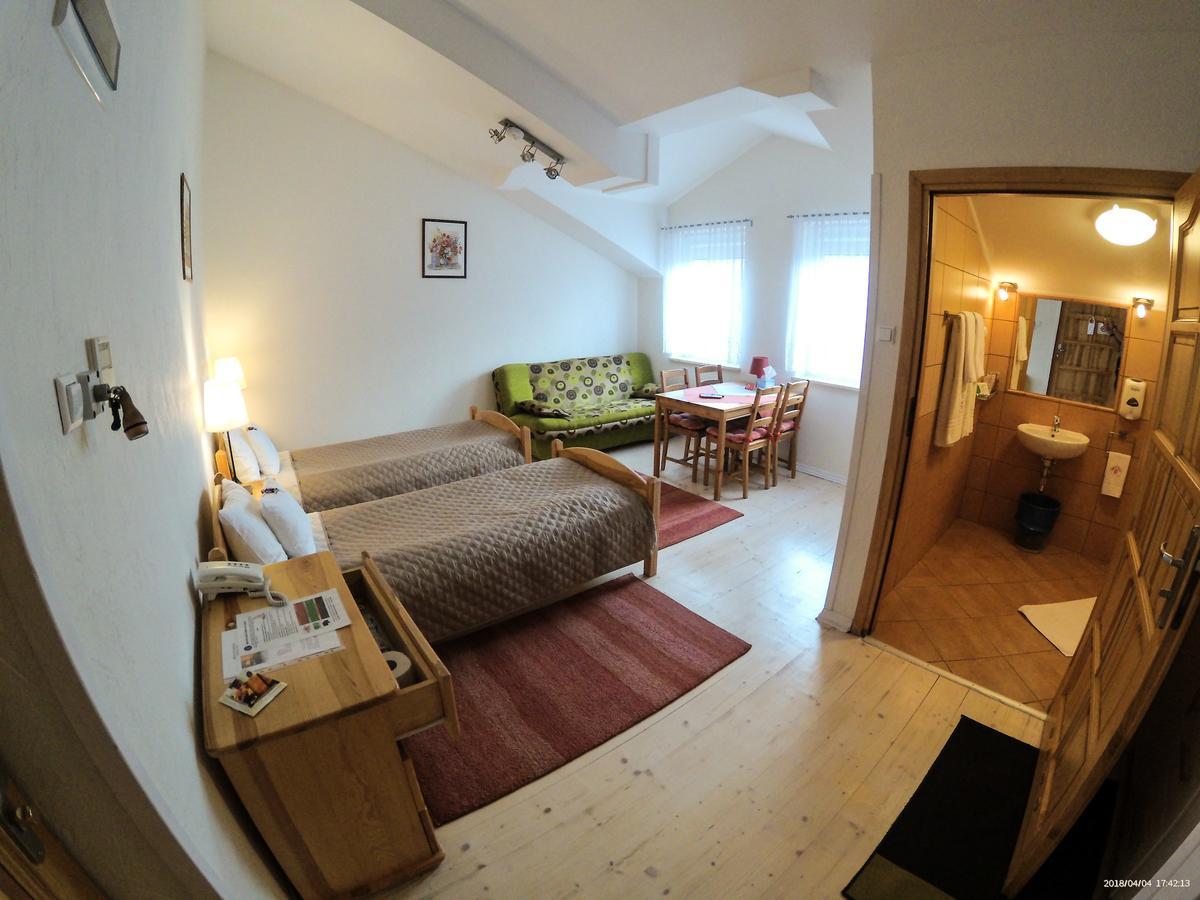 מישלניצה Hotel Krak מראה חיצוני תמונה