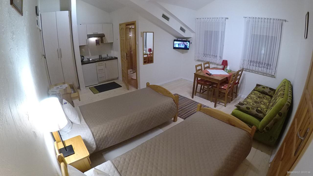מישלניצה Hotel Krak מראה חיצוני תמונה