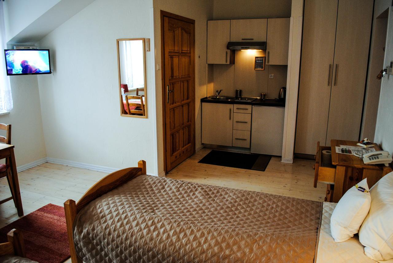 מישלניצה Hotel Krak מראה חיצוני תמונה