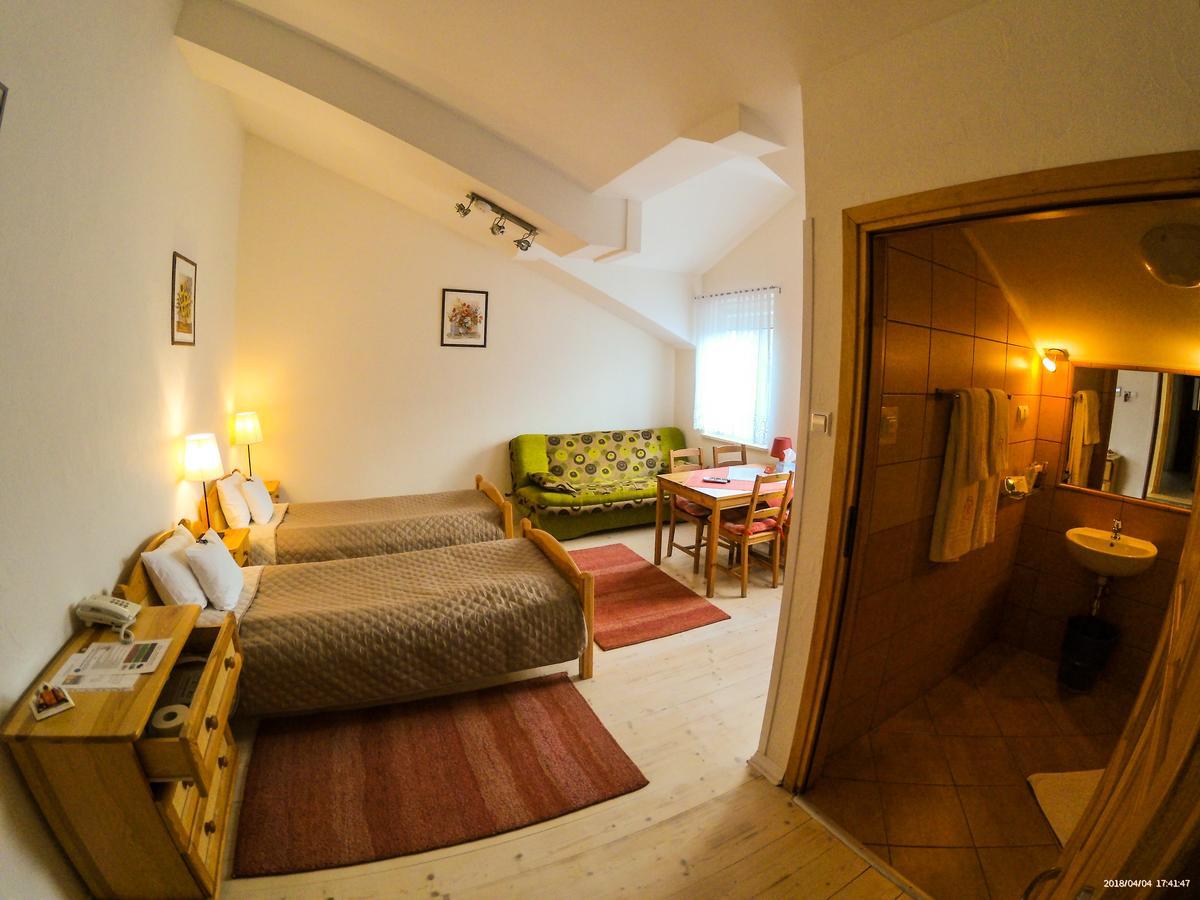 מישלניצה Hotel Krak מראה חיצוני תמונה