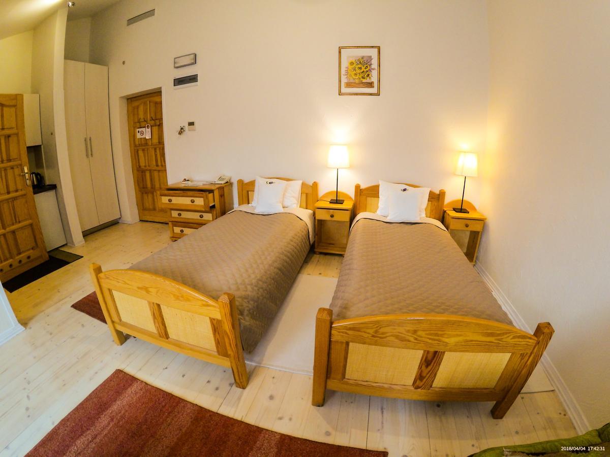 מישלניצה Hotel Krak מראה חיצוני תמונה