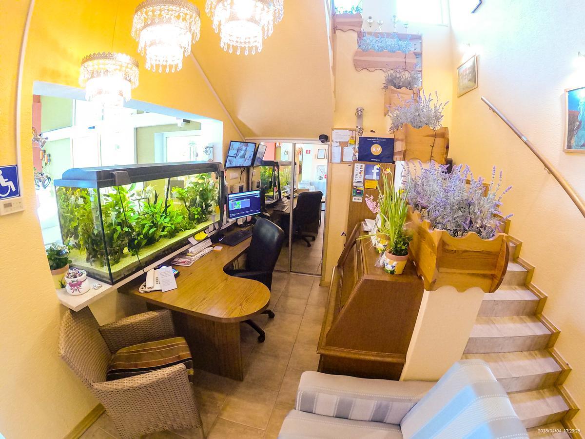 מישלניצה Hotel Krak מראה חיצוני תמונה