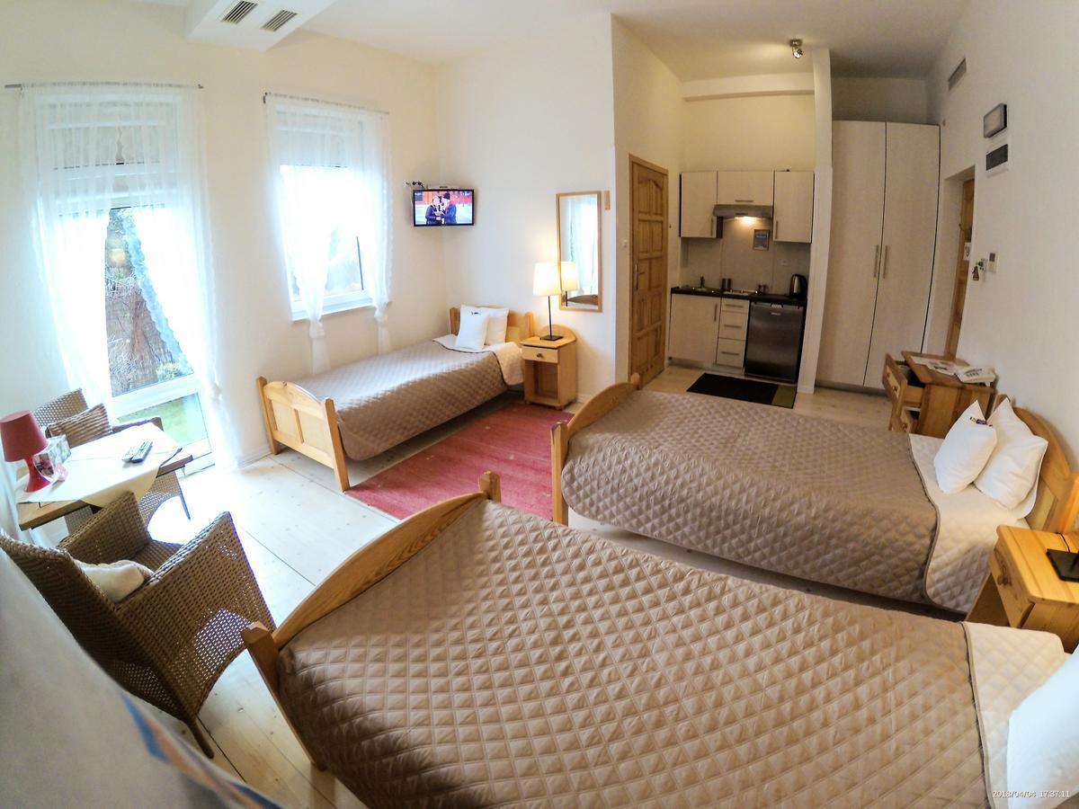 מישלניצה Hotel Krak מראה חיצוני תמונה