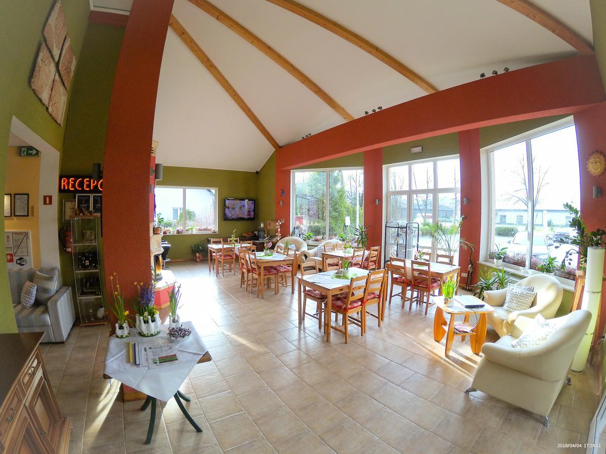 מישלניצה Hotel Krak מראה חיצוני תמונה
